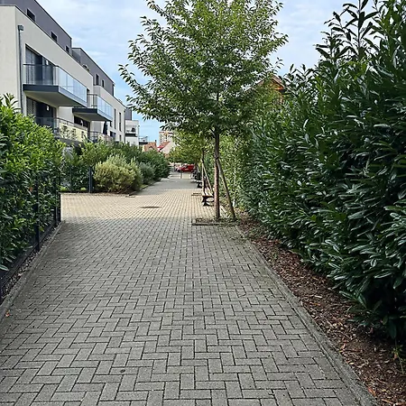 Apartment Little Garden - Au Calme, Velos Et Parking Prive *